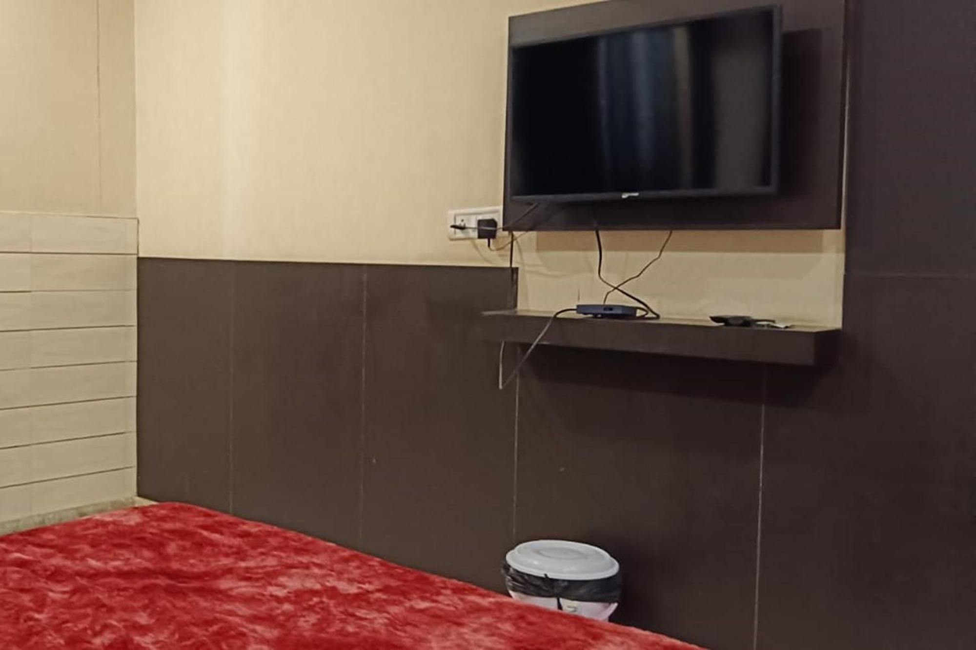 Hotel Shree Kanta Gurgaon Bagian luar foto