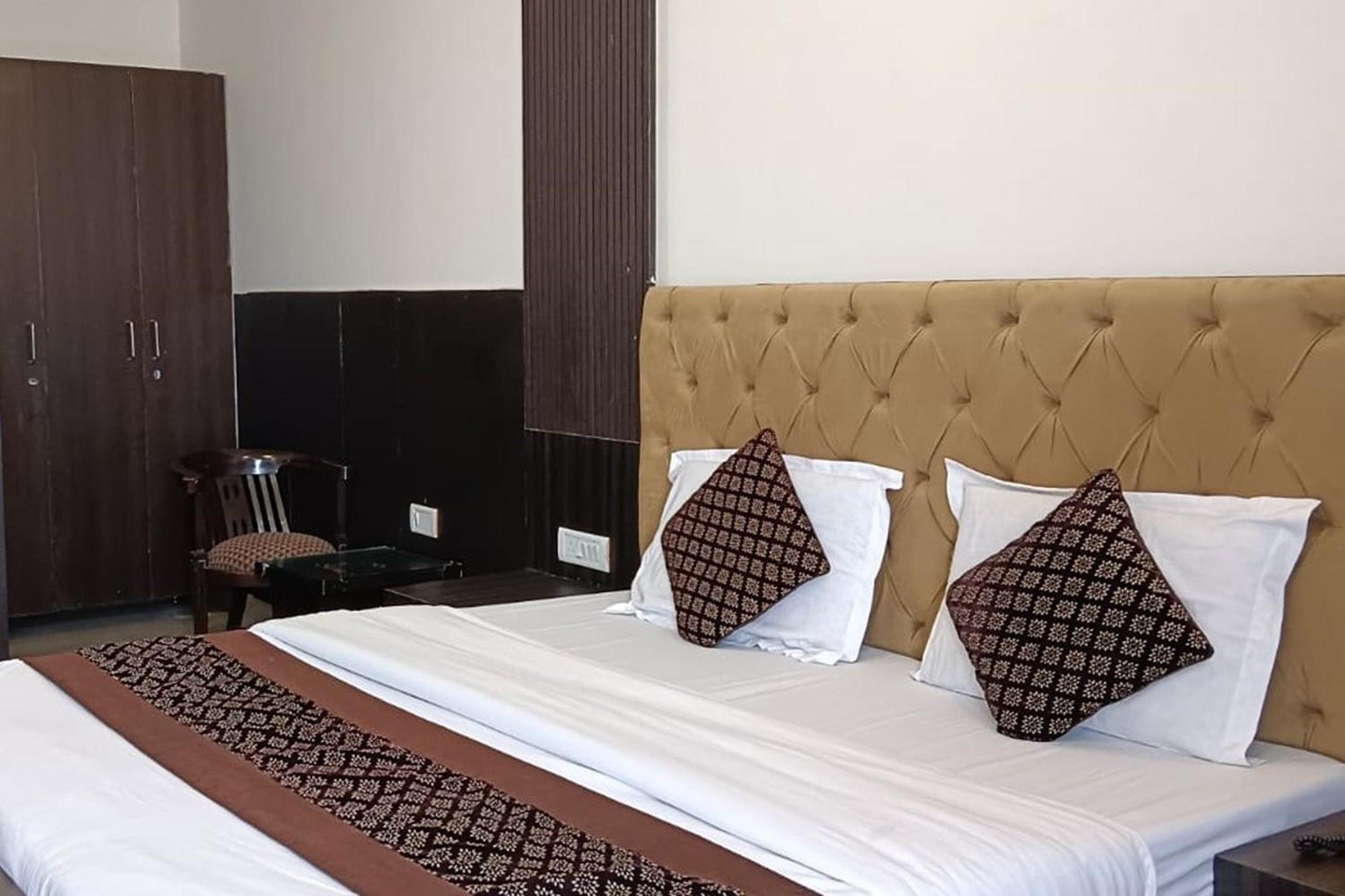 Hotel Shree Kanta Gurgaon Bagian luar foto