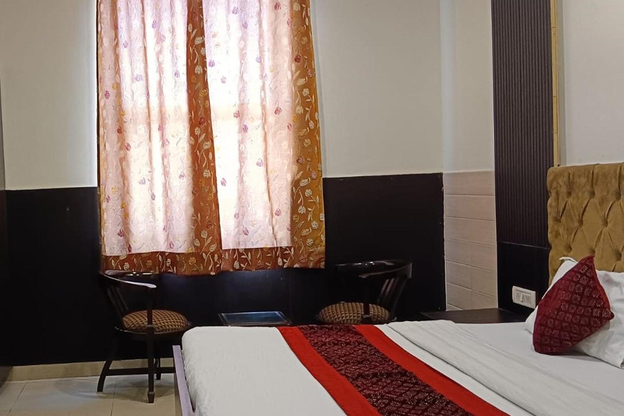 Hotel Shree Kanta Gurgaon Bagian luar foto