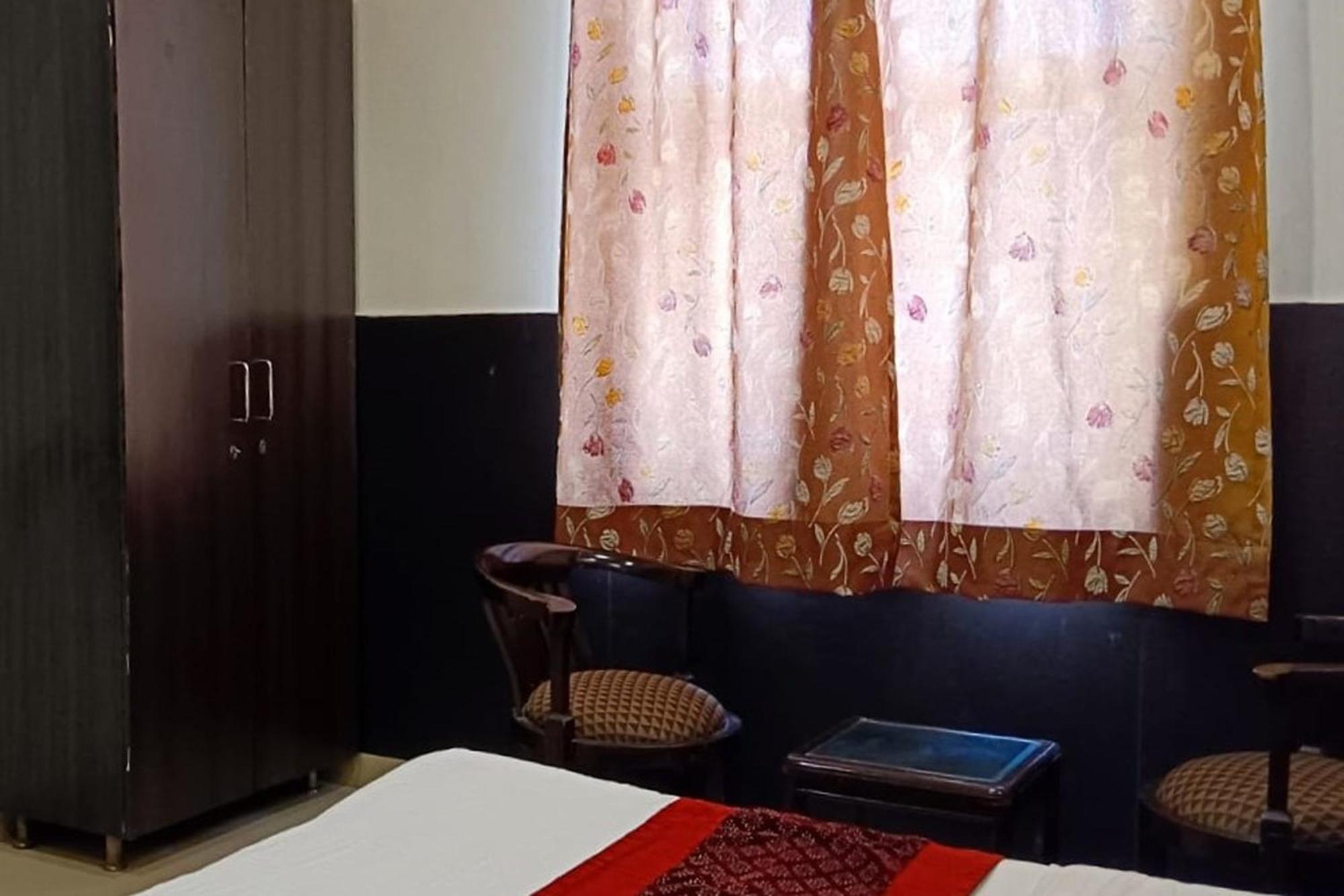Hotel Shree Kanta Gurgaon Bagian luar foto