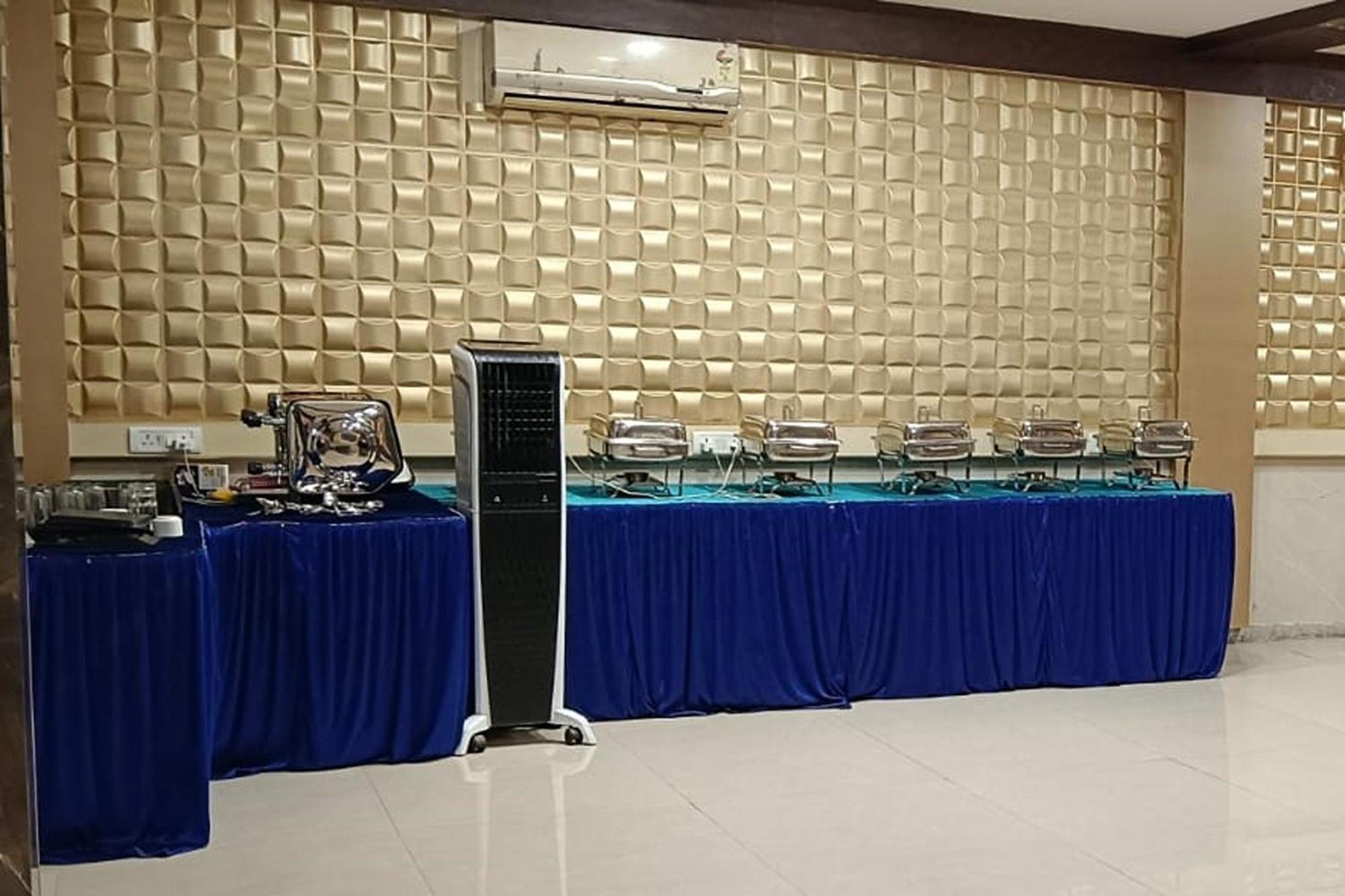Hotel Shree Kanta Gurgaon Bagian luar foto